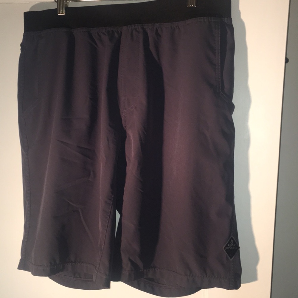Prana Breathe grey elastic waist shorts SZ Large
